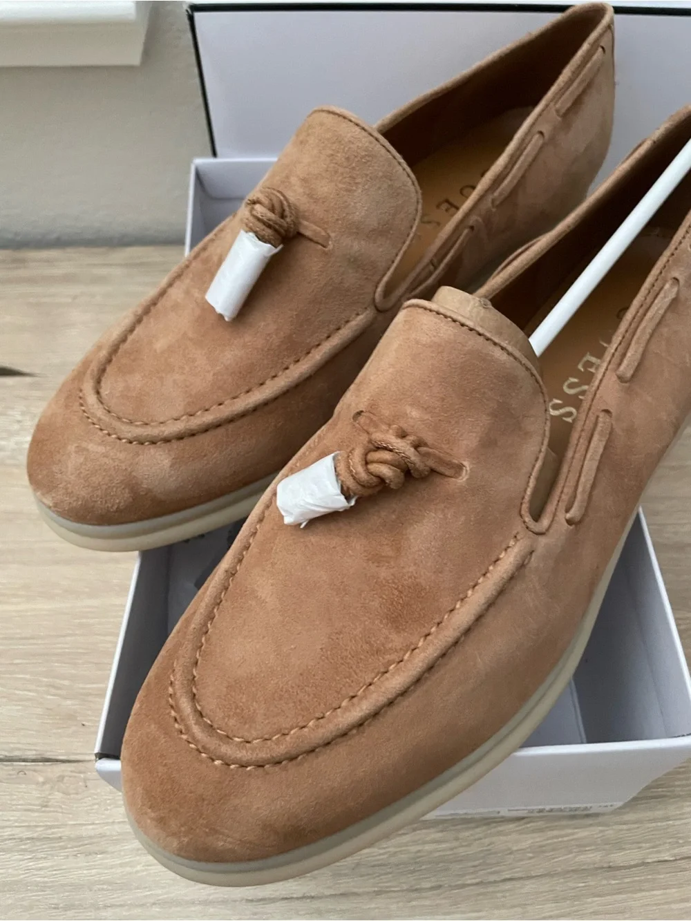 Guess Women’s Aryana Suede Tassel Loafers in Tan NWT size 11